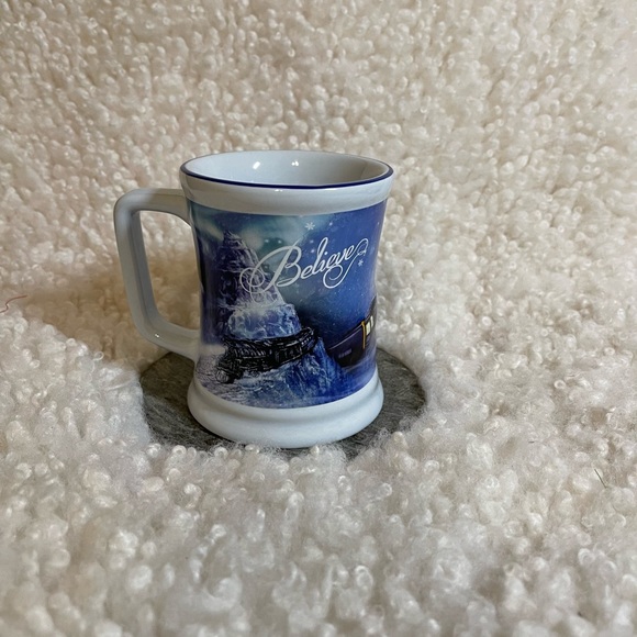 Warner Bros. “The Polar Express “ 3D Collectible Mug Set of Two - Picture 4 of 6